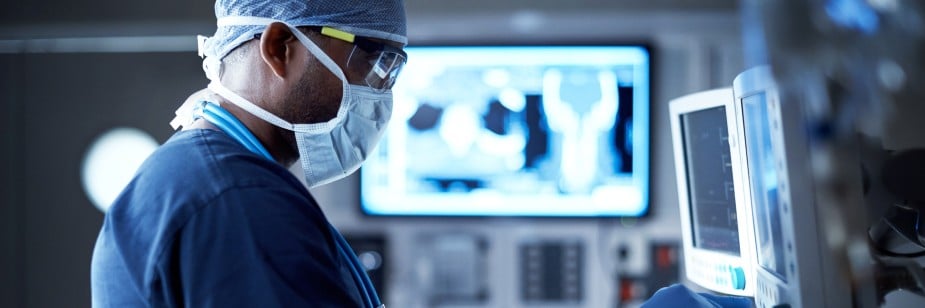 radiologista em local de trabalho