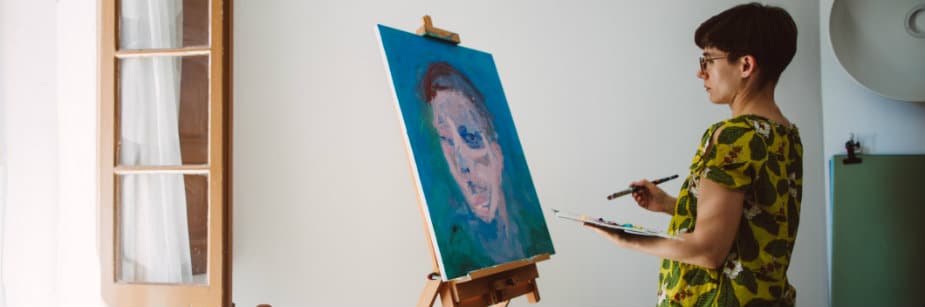 profissional de artes plásticas