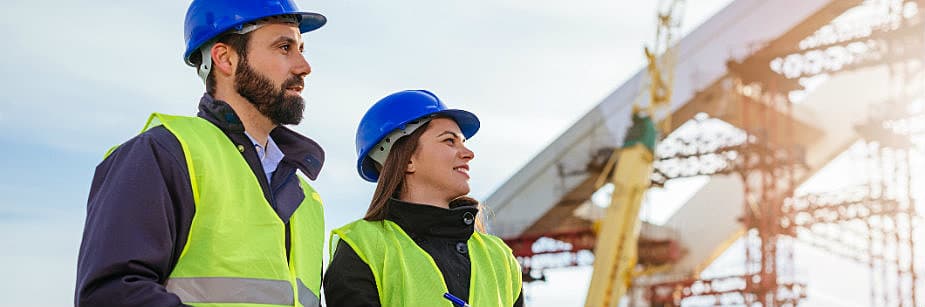 profissionais de engenharia civil