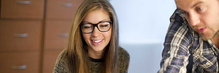 estagiários conversando